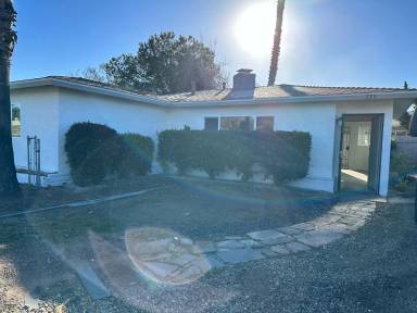 Main picture of 735 E Lincoln Ave