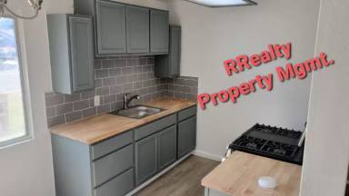 Main picture of 2736 N Giddings St