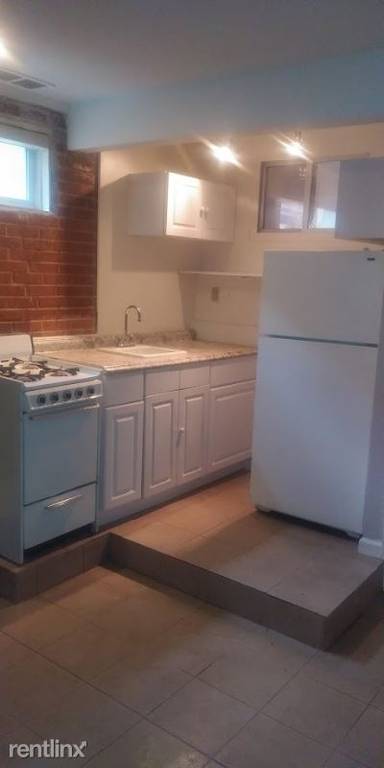 Main picture of 1921 Spruce Dr NW