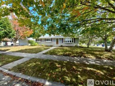 Main picture of 1604 Parknoll Ln