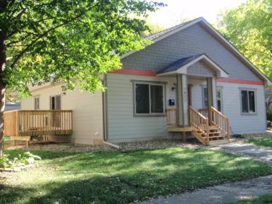 Main picture of 1822 S Walts Ave