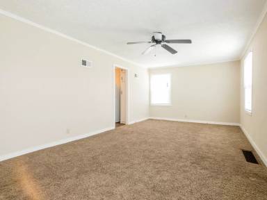 Main picture of 2721 N Adams St