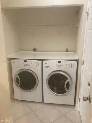 Main picture of 1707 Village Blvd