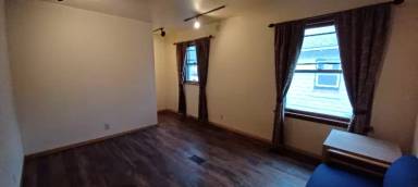 Main picture of 359 N Main St