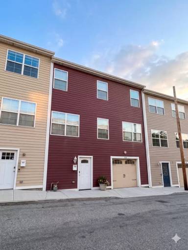 Main picture of 826 Spring Garden Ave