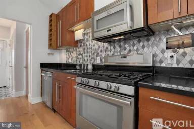 Main picture of 500 25th Pl NE