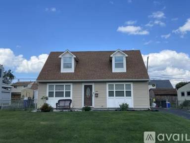 Main picture of 2821 Newberry Rd