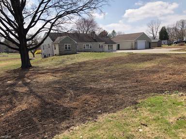 Main picture of 3006 E Lincoln Hwy
