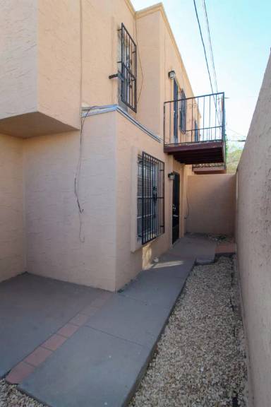 Main picture of 2520 San Jose Ave