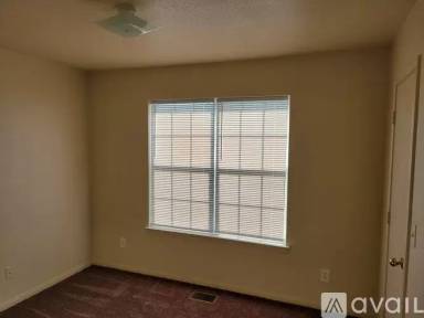 Main picture of 3200 Hereford Ln