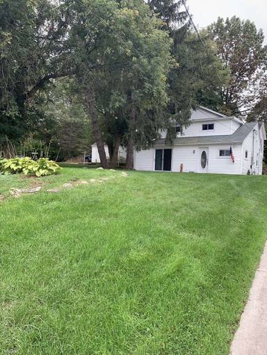 Main picture of 565 S Woodland Dr