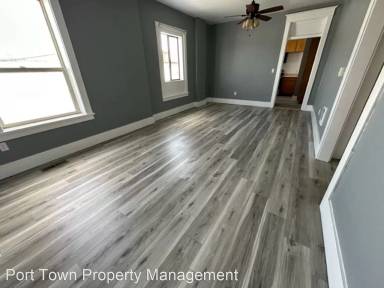 Main picture of 728 Broadway St