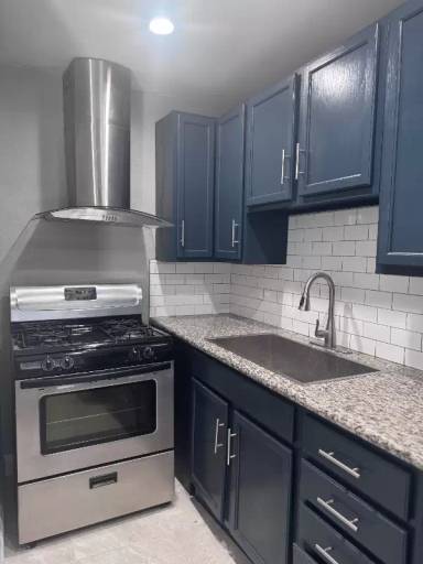 Main picture of 320 S 11th St