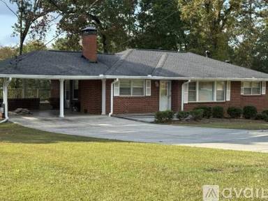 Main picture of 3820 Orchard Rd SE