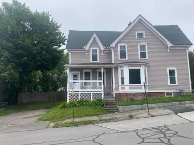 Main picture of 463 Lake Ave