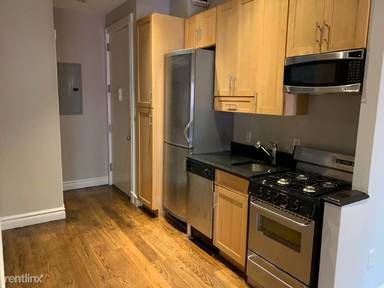 Main picture of 450 W 50th St