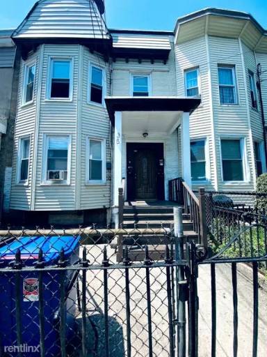 Main picture of 35 Van Nostrand Ave