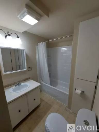 Main picture of 2429 High St