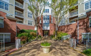 Main picture of 1625 International Dr