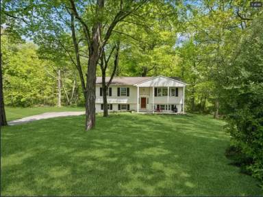 Main picture of 26 Woodland Cir