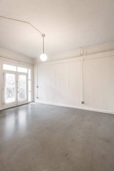 Main picture of 223 E Ferry St