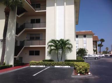 Main picture of 2936 Lake Shore Dr
