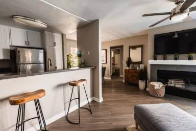 Main picture of Axiom La Jolla
