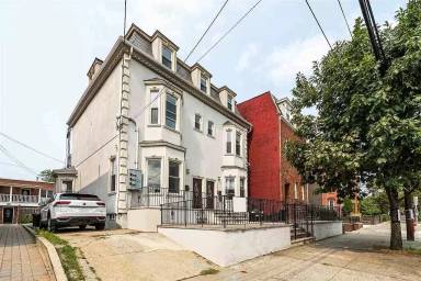 Main picture of 71 Palisade Ave