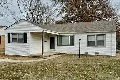 Main picture of 1748 S Green St