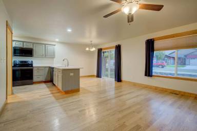 Main picture of 5463 Glenellen Dr