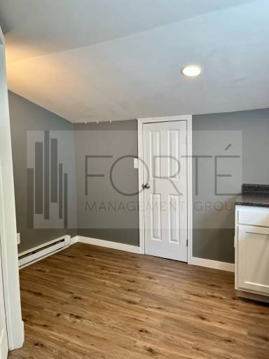 Main picture of 109 1/4 N Orchard St