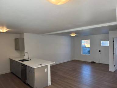 Main picture of 16840 Park Place St