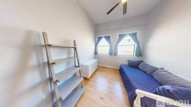 Main picture of 2845 Marine Dr