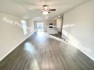 Main picture of 606 N Pecan St