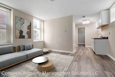 Main picture of 2732 S Jefferson Ave