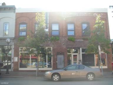 Main picture of 214 E Washington St