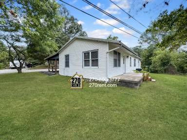 Main picture of 33 Grant Ln