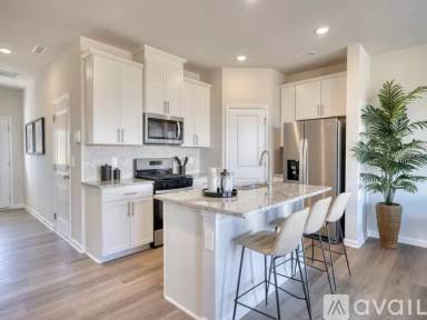 Main picture of 660 Rolling Fields Dr