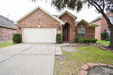 Main picture of 21915 Field Green Dr