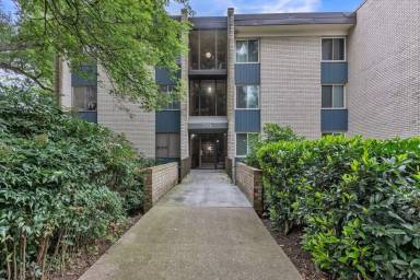 Main picture of 5578 Burnside Dr