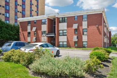 Main picture of 275 S Harrison St