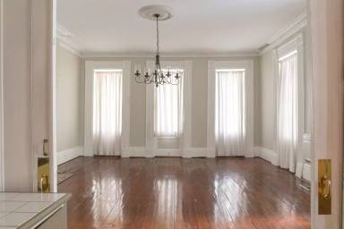 Main picture of 68 Beaufain St