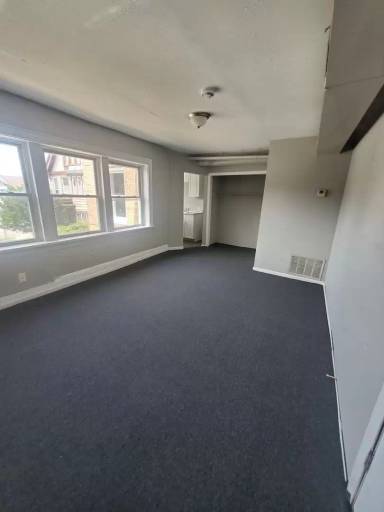 Main picture of 2220 W Hopkins St