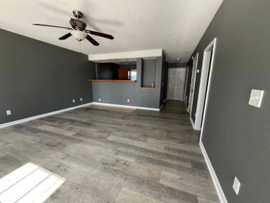 Main picture of 57 Bearing Cir