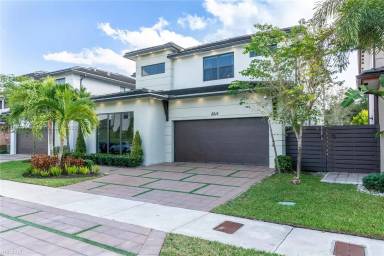 Main picture of 8814 NW 154th Ter