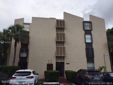 Main picture of Promanade Condominiums at Kendall Lake