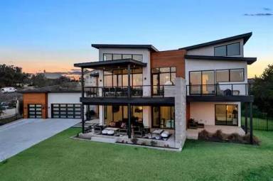 Main picture of 207 Kites Court - 1