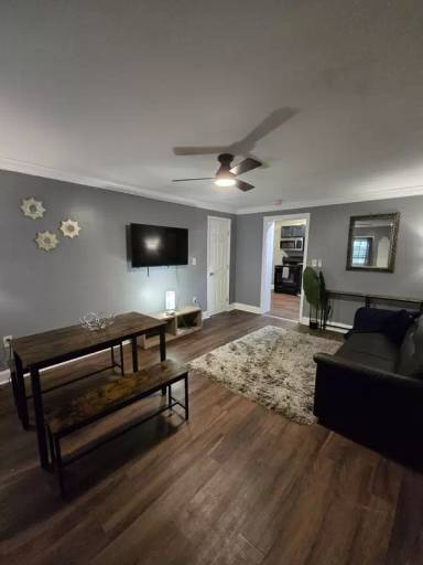 Main picture of 327 Adelle St SE