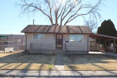 Main picture of 3206 Hollybrook Ln