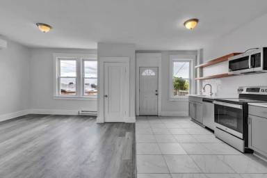 Main picture of 3221 The Alameda